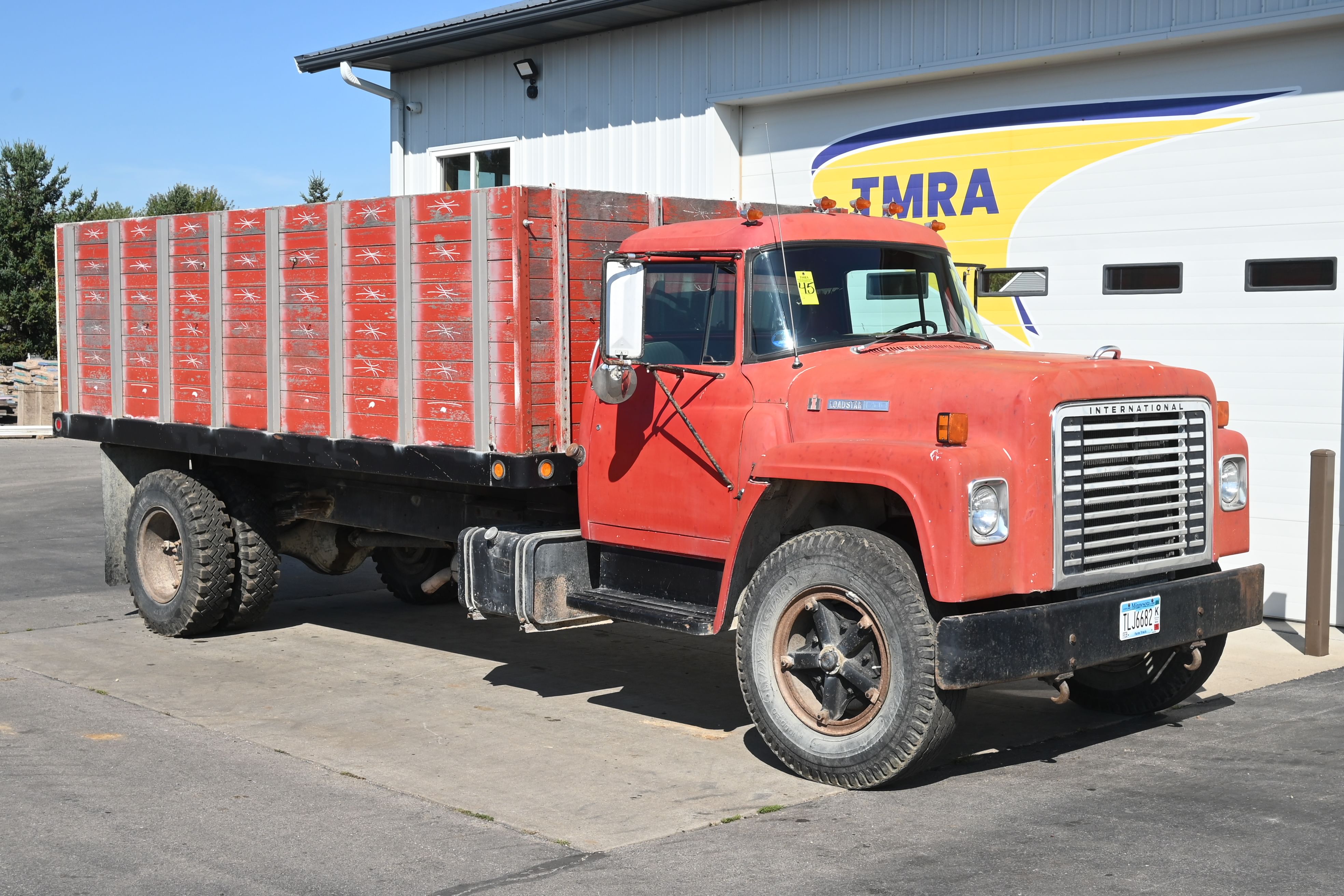 1978 International Loadstar 1700 Equipment Image0