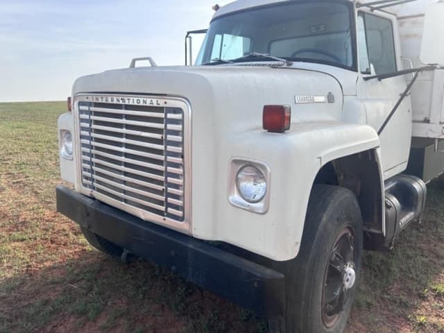 Image of International Loadstar 1800 equipment image 1