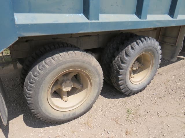 Image of International Loadstar 1800 equipment image 3