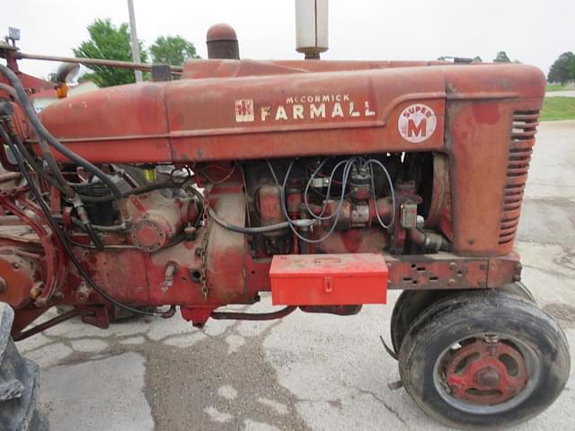Image of Farmall M equipment image 3
