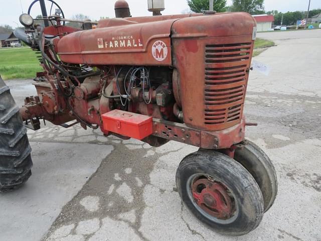 Image of Farmall M equipment image 2