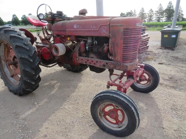Image of Farmall M equipment image 1