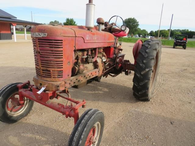 Image of Farmall M equipment image 3