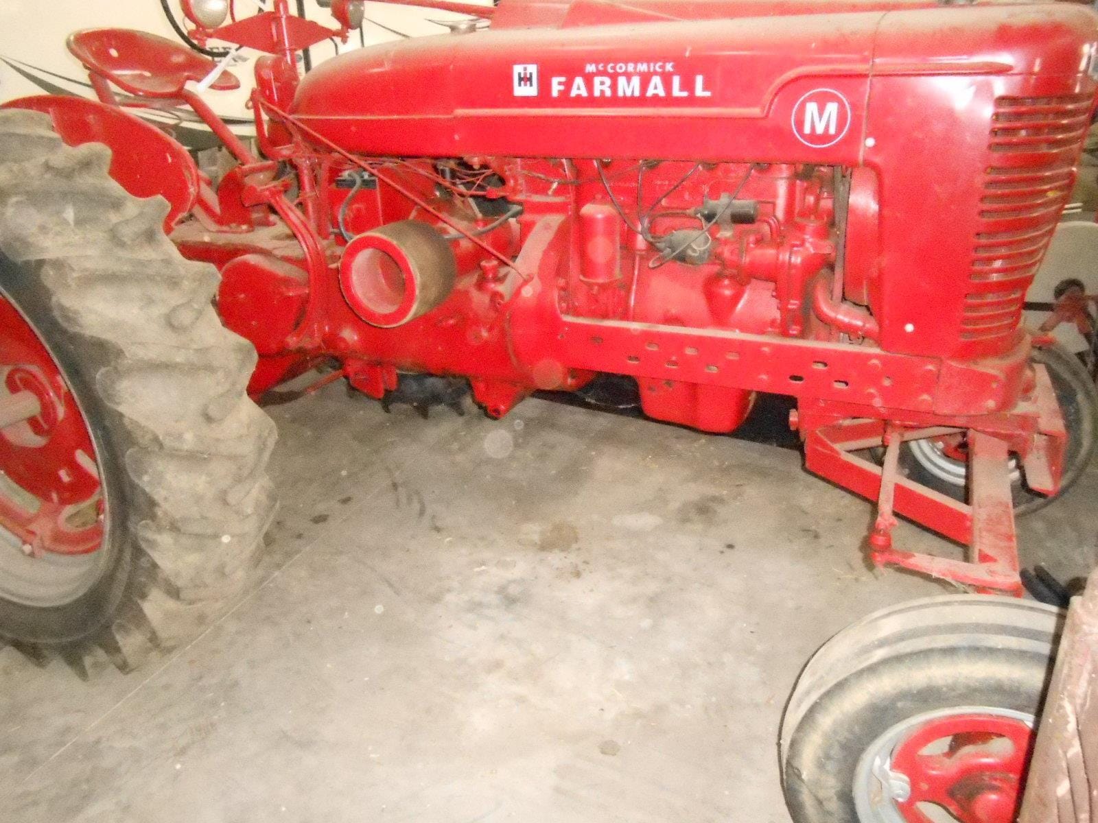 Farmall M Equipment Image0