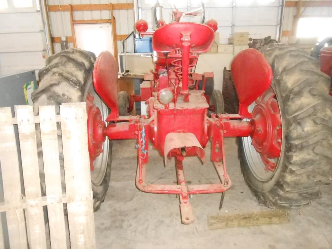 Image of Farmall M Image 1