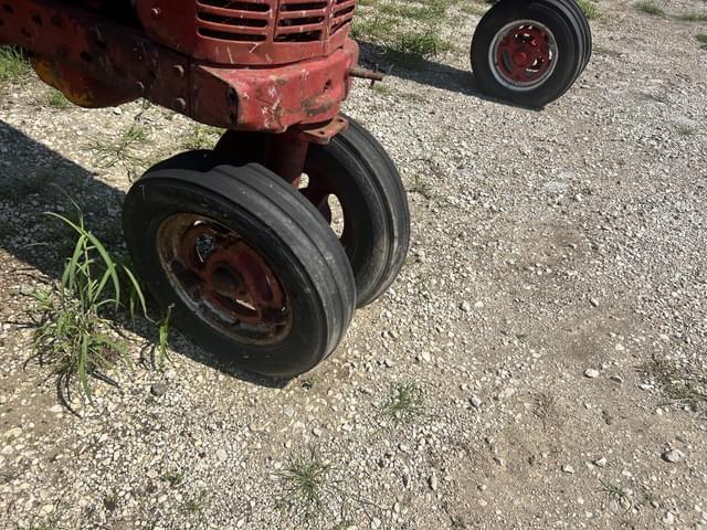 Image of Farmall M equipment image 3