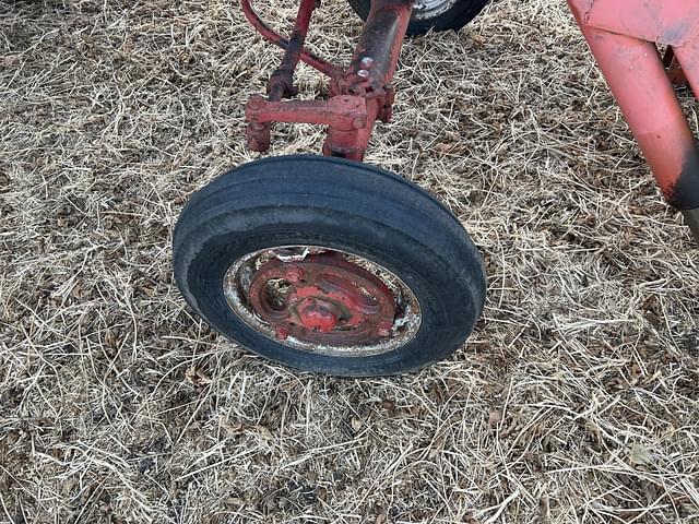 Image of Farmall M equipment image 4