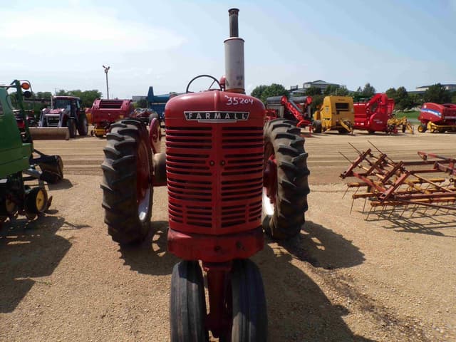 Image of Farmall M equipment image 2