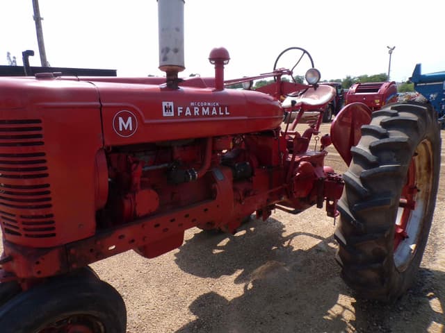 Image of Farmall M equipment image 3