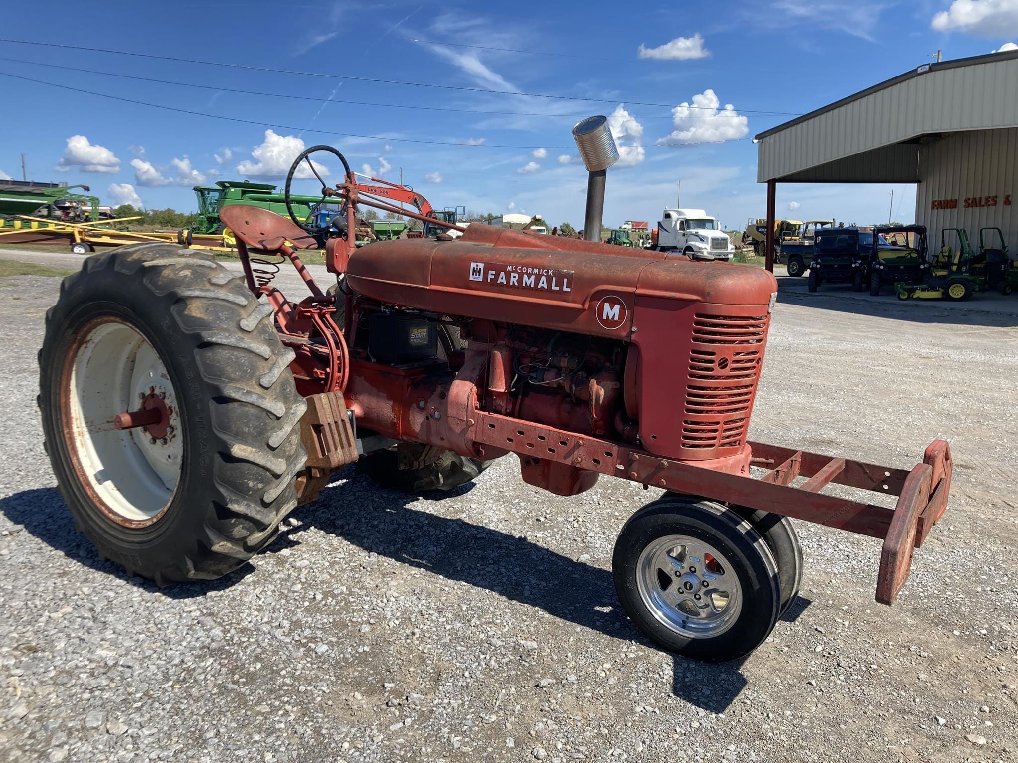 International M Equipment Image0