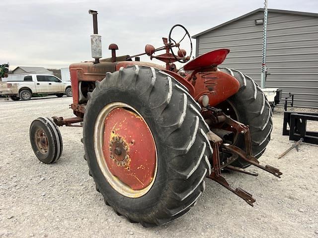 Image of Farmall M equipment image 2