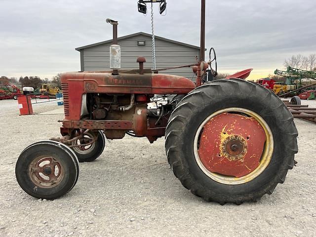 Image of Farmall M equipment image 1