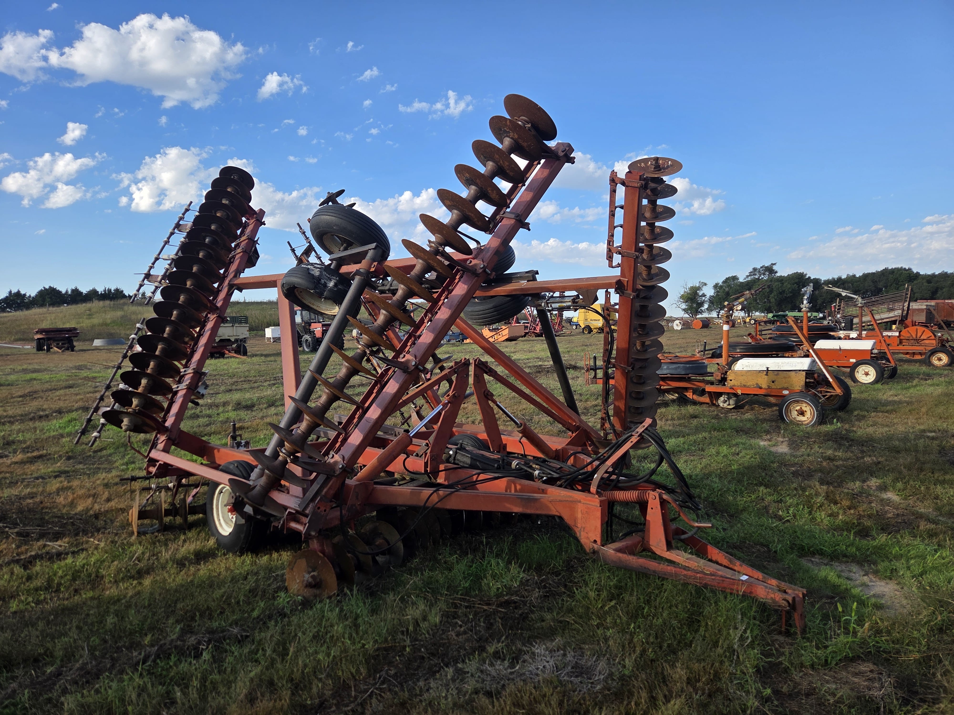 International Harvester 490 Equipment Image0