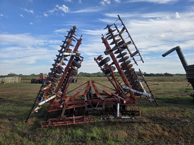 Image of International Harvester 490 equipment image 4