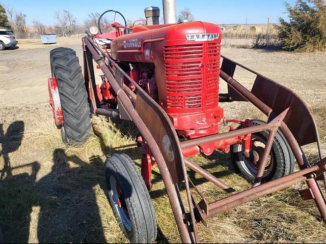 Image of Farmall M equipment image 2