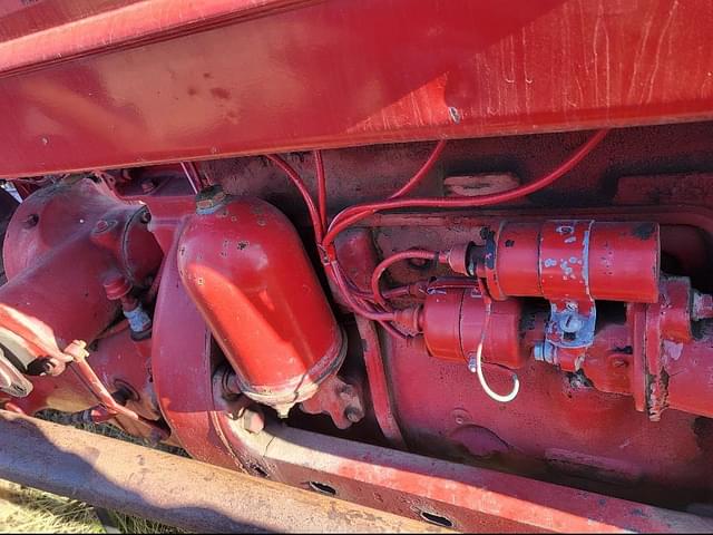 Image of Farmall M equipment image 4