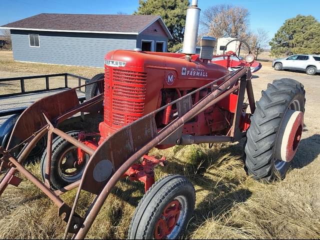 Image of Farmall M equipment image 1