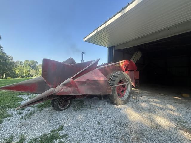 Image of Farmall M equipment image 1