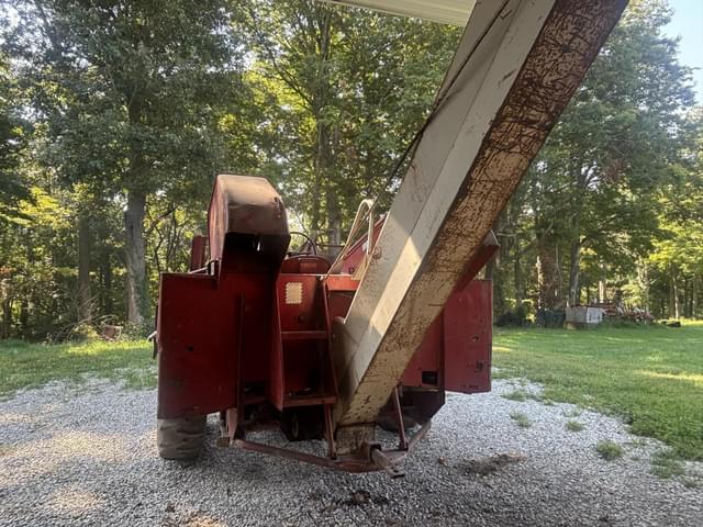 Image of Farmall M equipment image 3