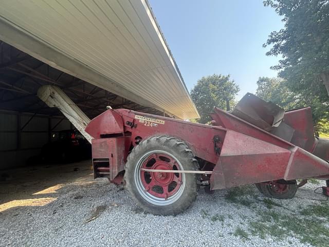 Image of Farmall M equipment image 4
