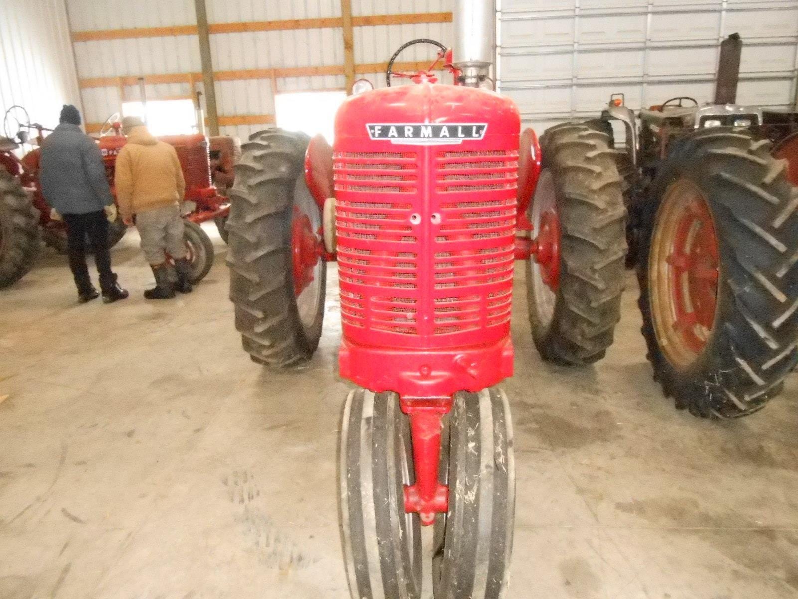 Farmall M Equipment Image0