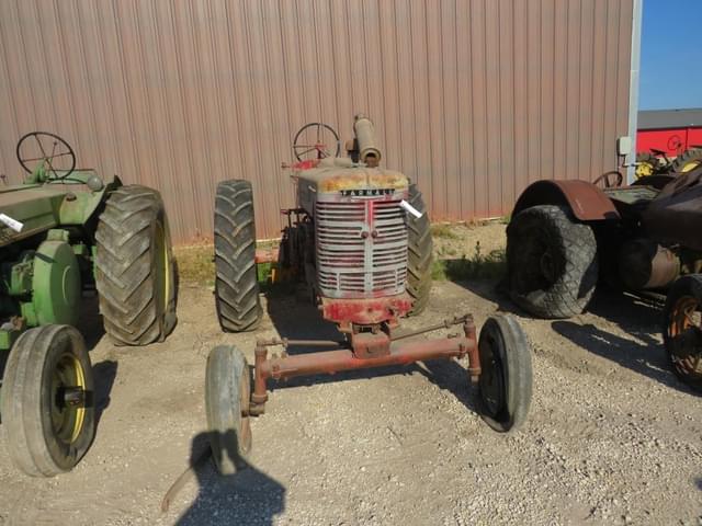 Image of International Harvester M equipment image 1