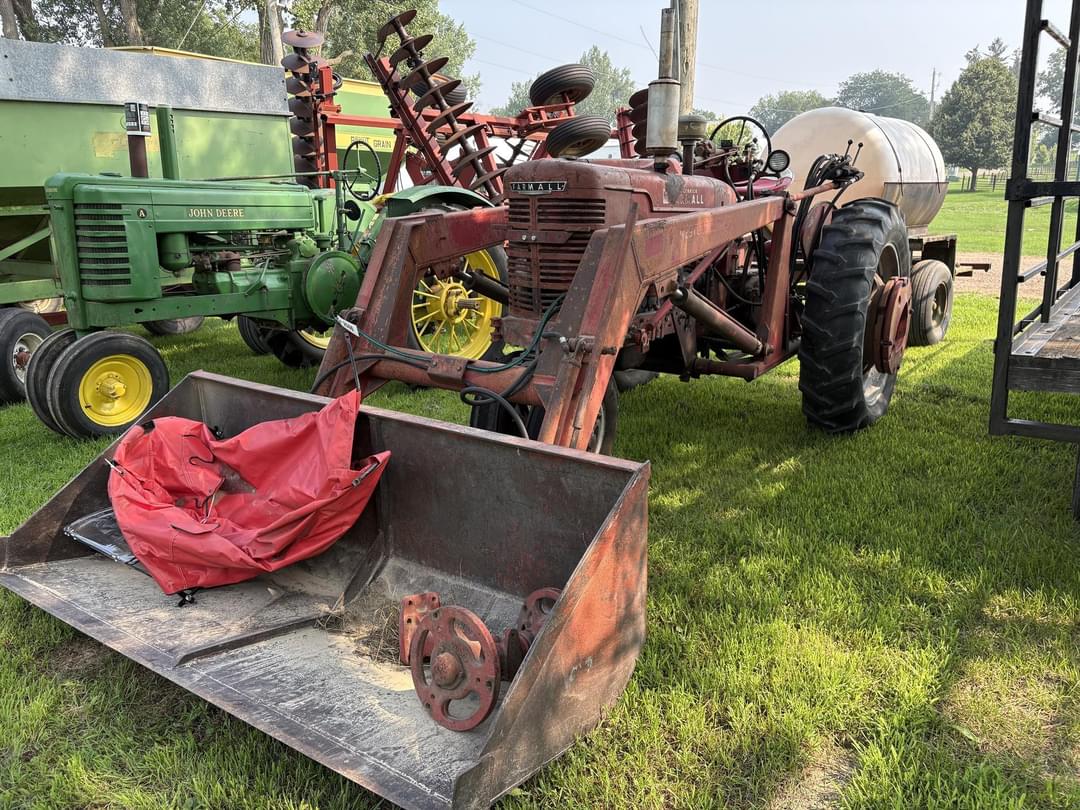 Image of Farmall M Primary image
