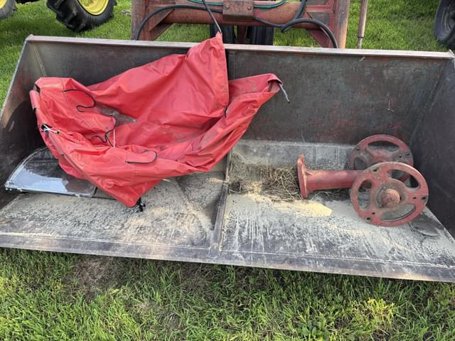 Image of Farmall M equipment image 2