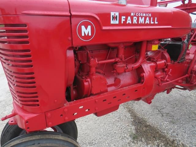 Image of Farmall M equipment image 1