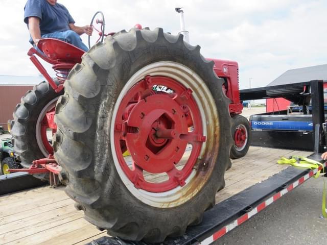 Image of Farmall M equipment image 4