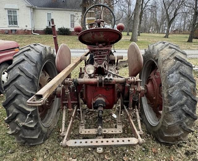 Image of Farmall M equipment image 4