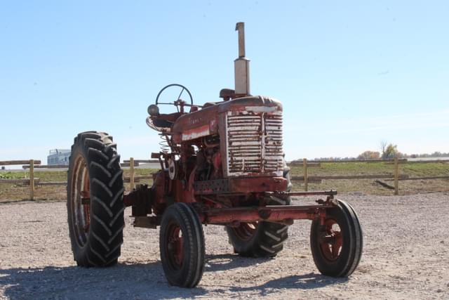 Image of Farmall M equipment image 3