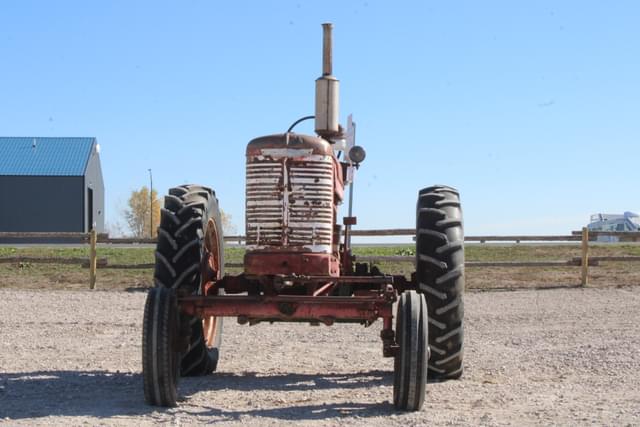 Image of Farmall M equipment image 2