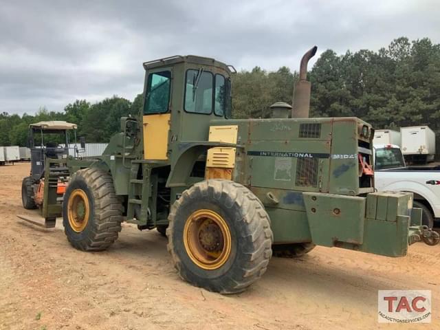 Image of International Harvester M10A equipment image 4