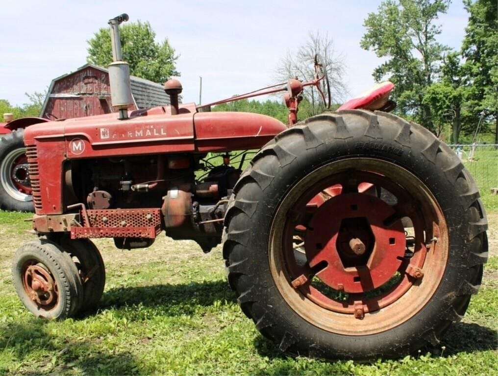 Farmall M Equipment Image0