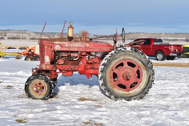 Image of Farmall Super M equipment image 1