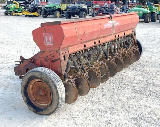 Image of International Harvester 10 equipment image 4