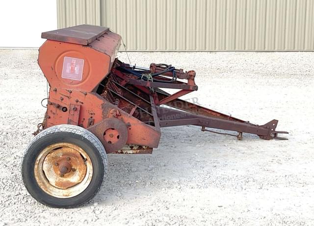 Image of International Harvester 10 equipment image 1