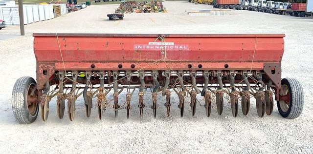 Image of International Harvester 10 equipment image 3