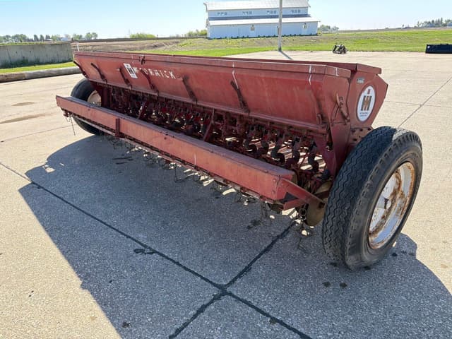 Image of International Harvester 10 equipment image 3