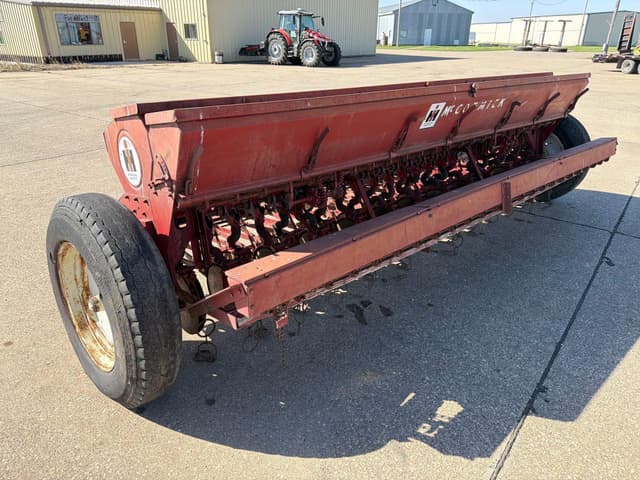 Image of International Harvester 10 equipment image 2