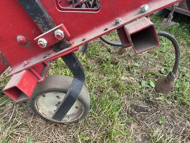 Image of International Harvester 183 equipment image 2