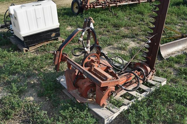 Image of International Harvester 230 equipment image 4