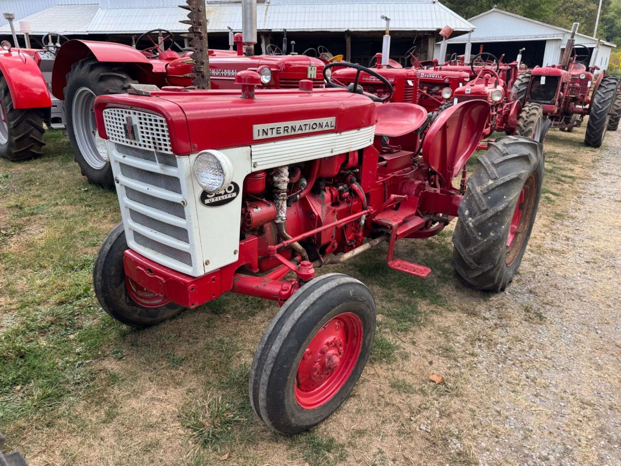 International Harvester 340 Equipment Image0