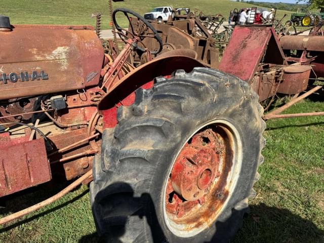 Image of International Harvester W-400 equipment image 4