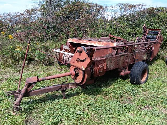 Image of International Harvester 430 equipment image 2