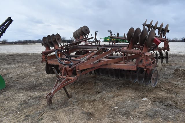 Image of International Harvester 480 equipment image 2