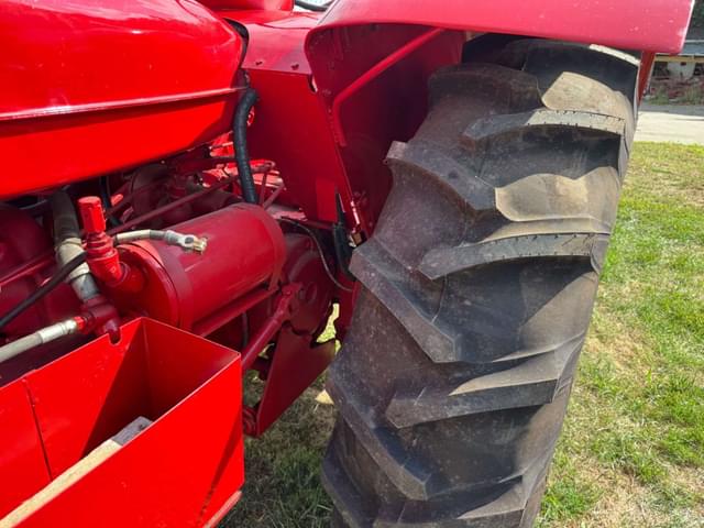 Image of International Harvester 600 equipment image 4