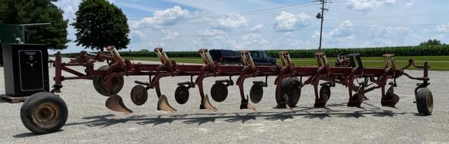 Image of International Harvester 700 equipment image 4