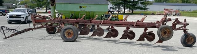 Image of International Harvester 700 equipment image 2
